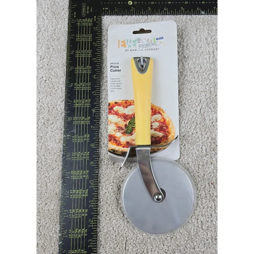 Martha Stewart Pizza Cutter Yellow Drexler‎ Ergonomic Finger Guard